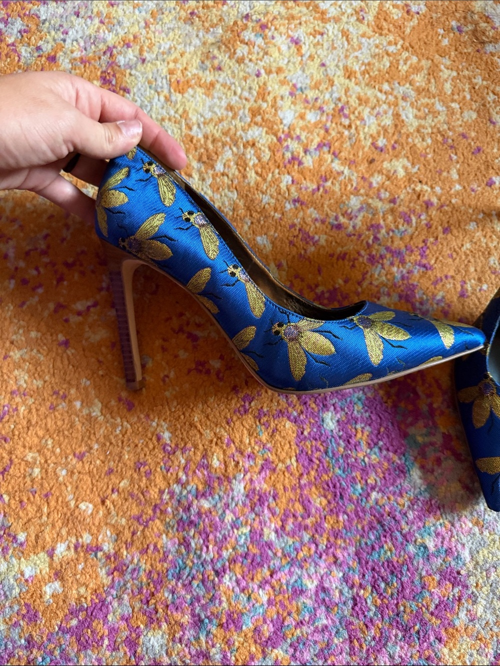Nine West Blue Pumps with Gold Embroidered Bee Motif - Picture 3 of 8